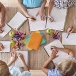 Año escolar en EE. UU. explicado a las familias en 5 minutos