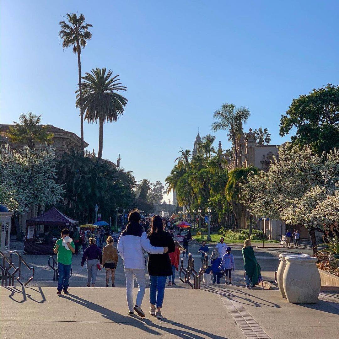 Estudiantes adultos en Balboa Park, San Diego