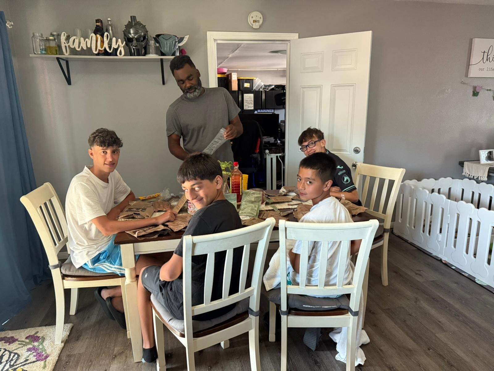 Estudiantes con su familia anfitriona en San Diego