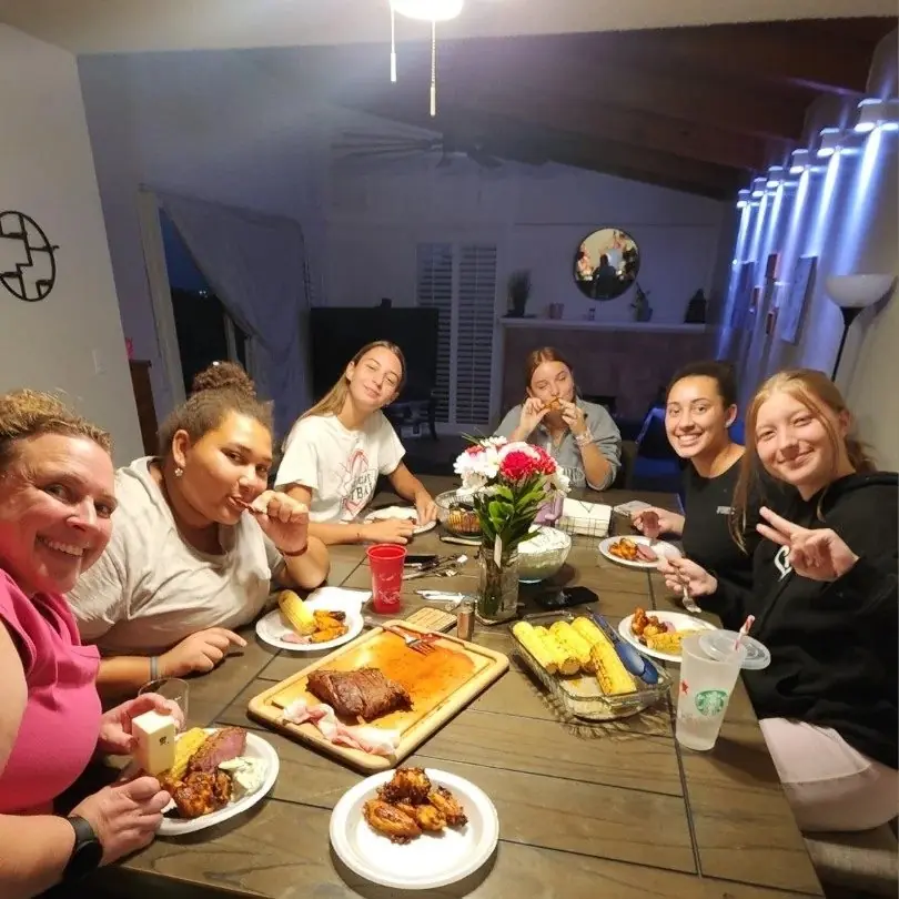 Cena con la familia anfitriona