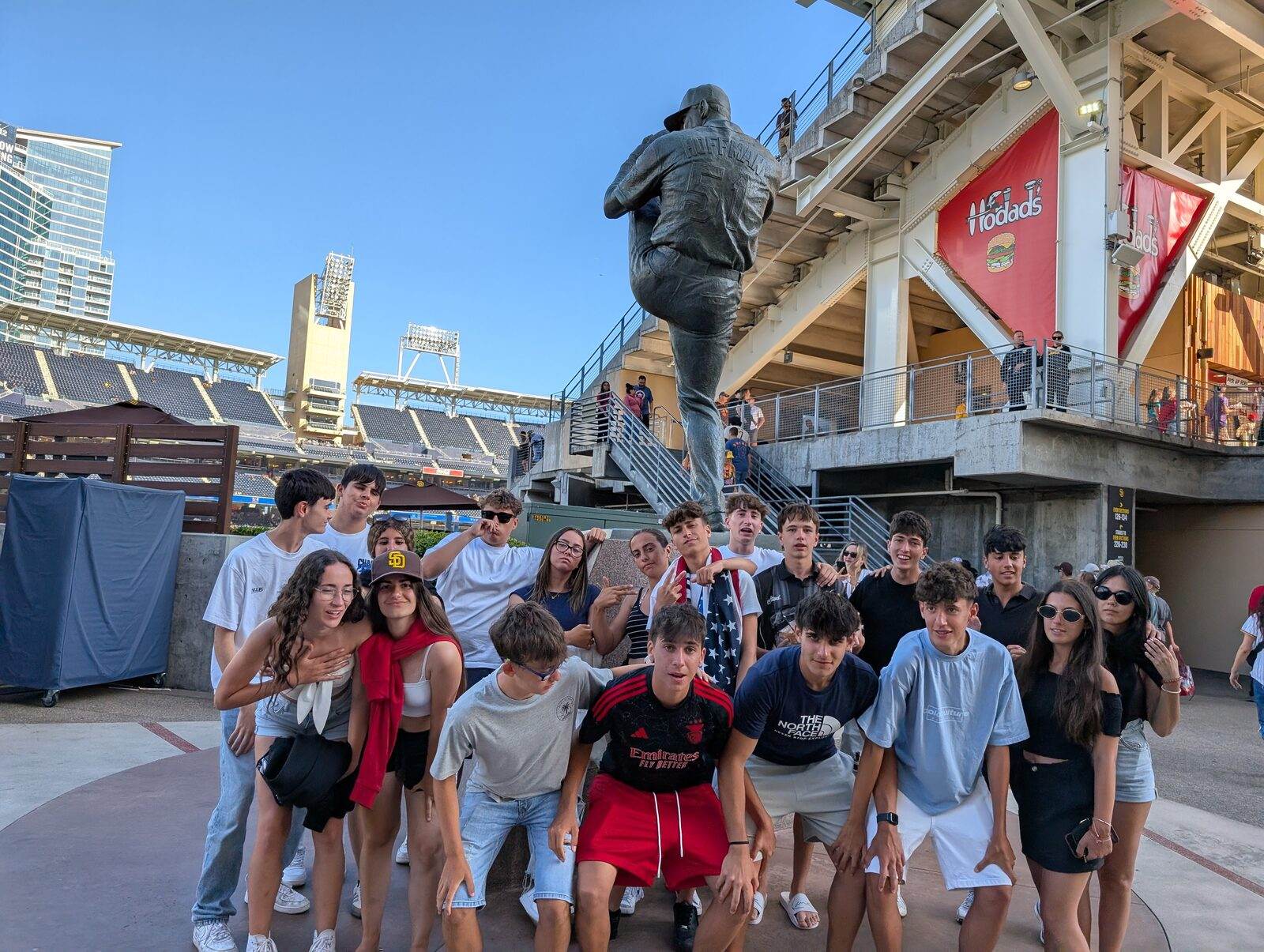 Estudiantes en el estadio Petco Park de San Diego